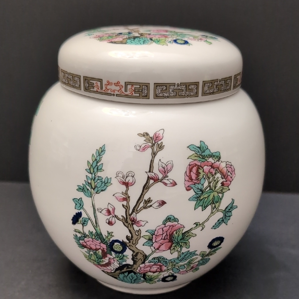 Vintage Sadler England Small White Ginger Jar With The Indian Tree Design.